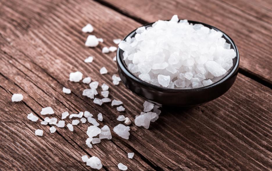 le sel un très bon exfoliant naturel pour la peau